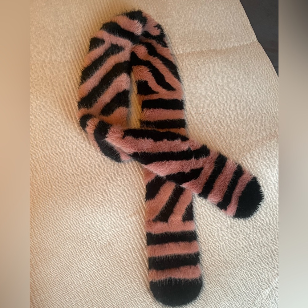 Shrimps faux fur black and pink scarf